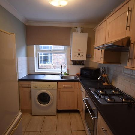 Two Bedroom Flat St Andrews Road London Exteriör bild