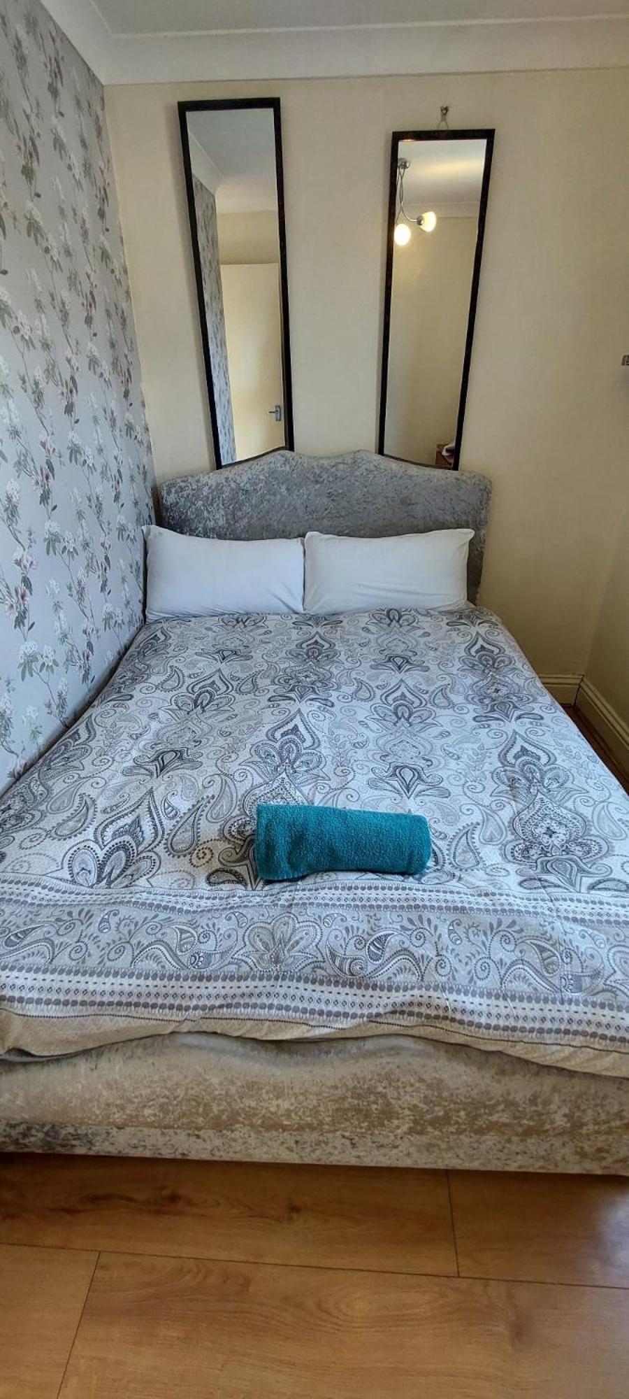 Two Bedroom Flat St Andrews Road London Exteriör bild